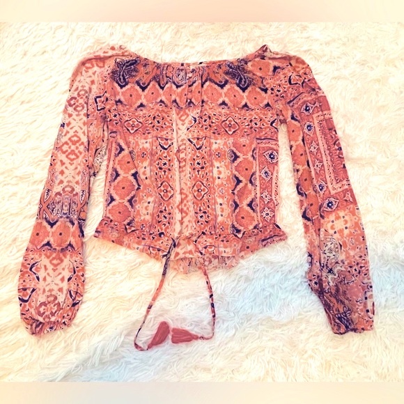 Guess Boho Lightweight Airy Cinch Waist Top. Size XS - Picture 2 of 5